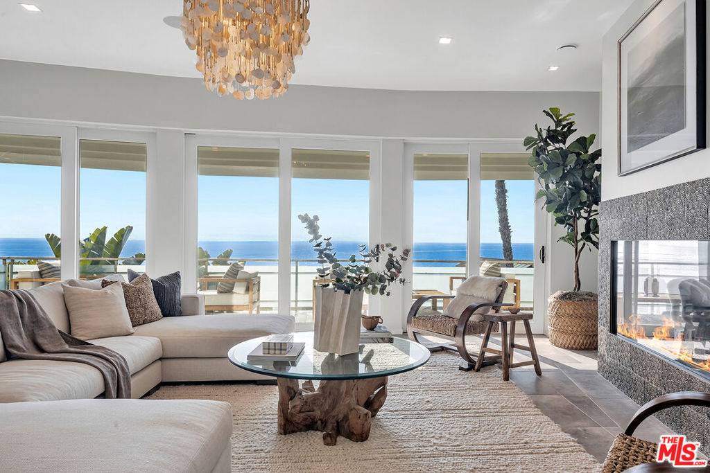 Malibu, CA 90265,31558 Victoria Point RD