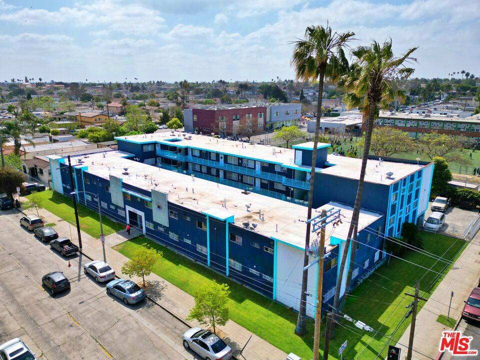 Los Angeles, CA 90043,3018 W 67th ST