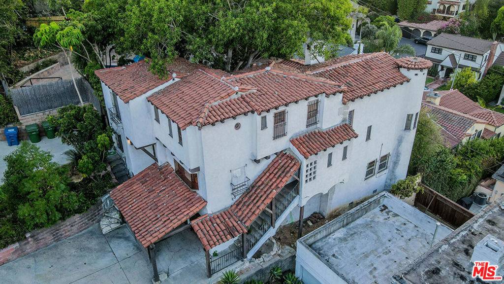 Los Angeles, CA 90068,3131 & 3135 Oakcrest DR