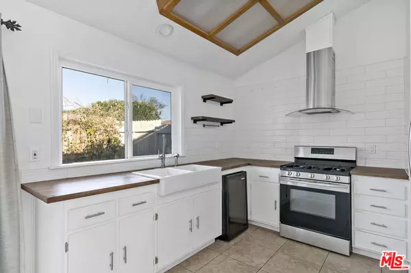 3293 N Mica DR, Palm Springs, CA 92262