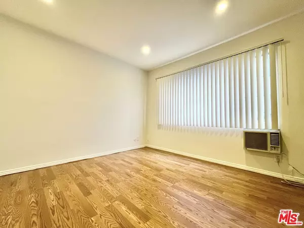 Los Angeles, CA 91604,4100 Arch Dr