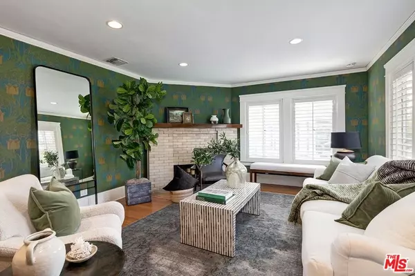 1044 S Gramercy DR, Los Angeles, CA 90019