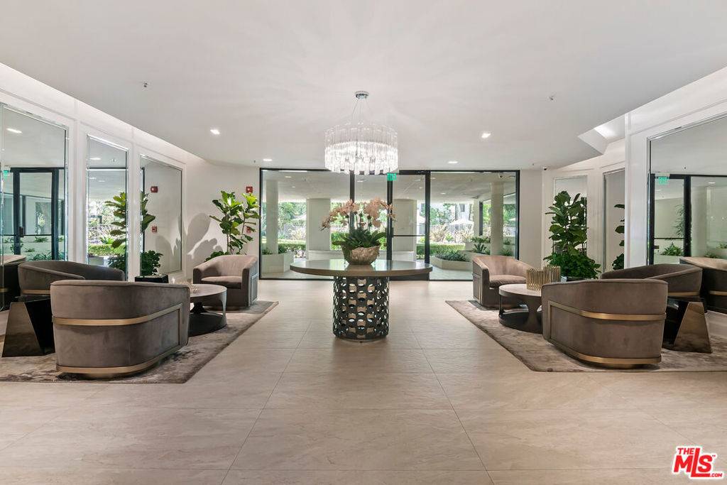 Los Angeles, CA 90067,2142 Century Park LN #410