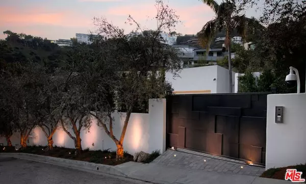 Los Angeles, CA 90069,1731 Rising Glen RD