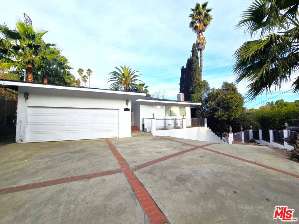 3057 Laurel Canyon BLVD, Studio City, CA 91604