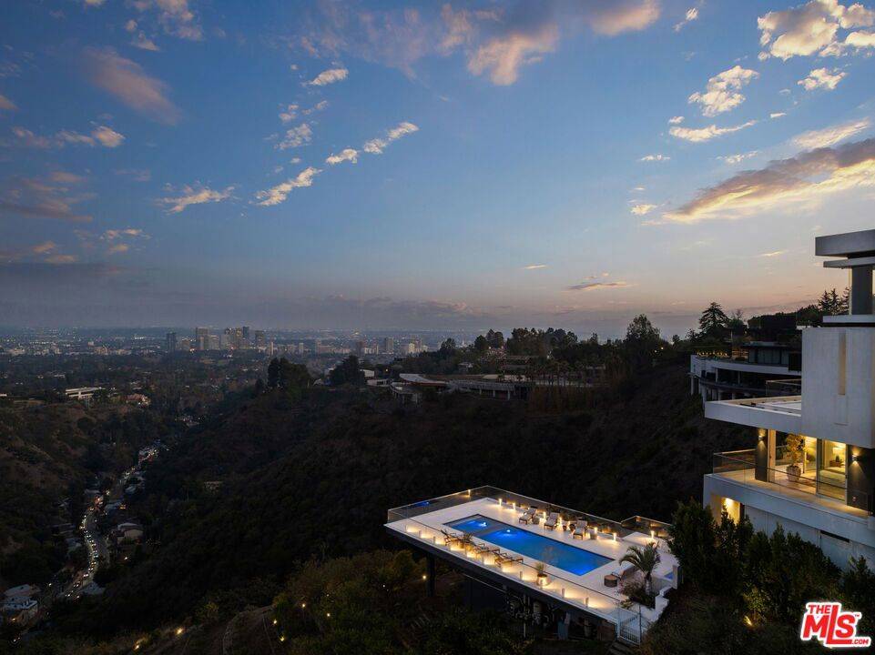 Los Angeles, CA 90077,1250 Bel Air RD