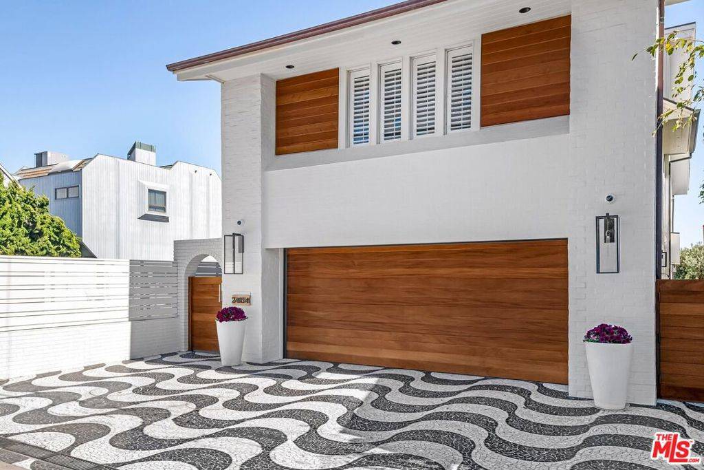 Malibu, CA 90265,24134 Malibu RD