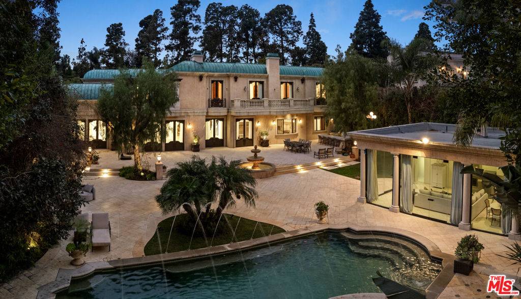 Beverly Hills, CA 90210,1021 N Crescent DR