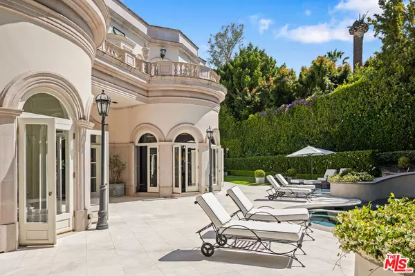 Beverly Hills, CA 90210,1091 Laurel WAY