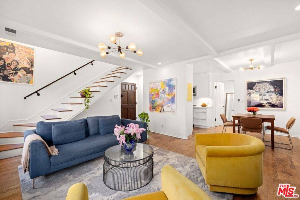 8539 Lookout Mountain AVE, Los Angeles, CA 90046