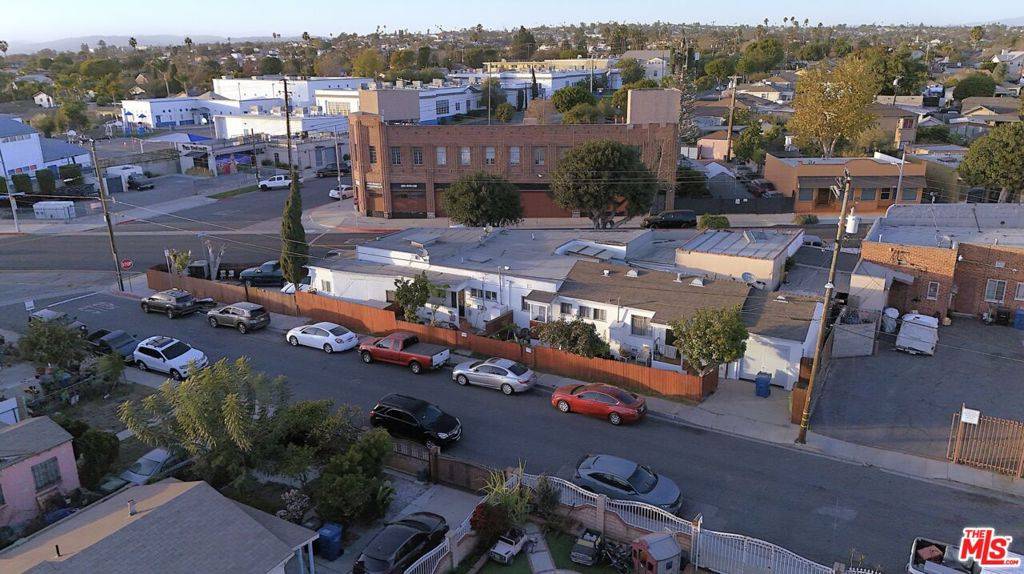 Inglewood, CA 90302,707 E 65th ST