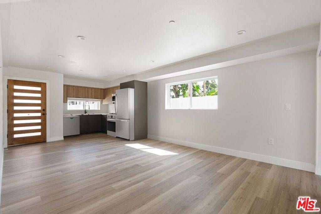716 W 41st PL #3, Los Angeles, CA 90037