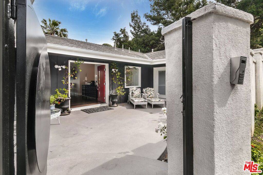 Studio City, CA 91604,3200 Wrightwood DR