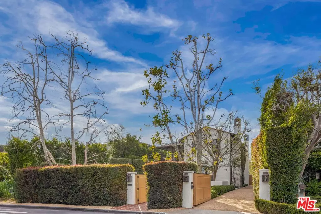 Los Angeles, CA 90049,131 S Carmelina AVE