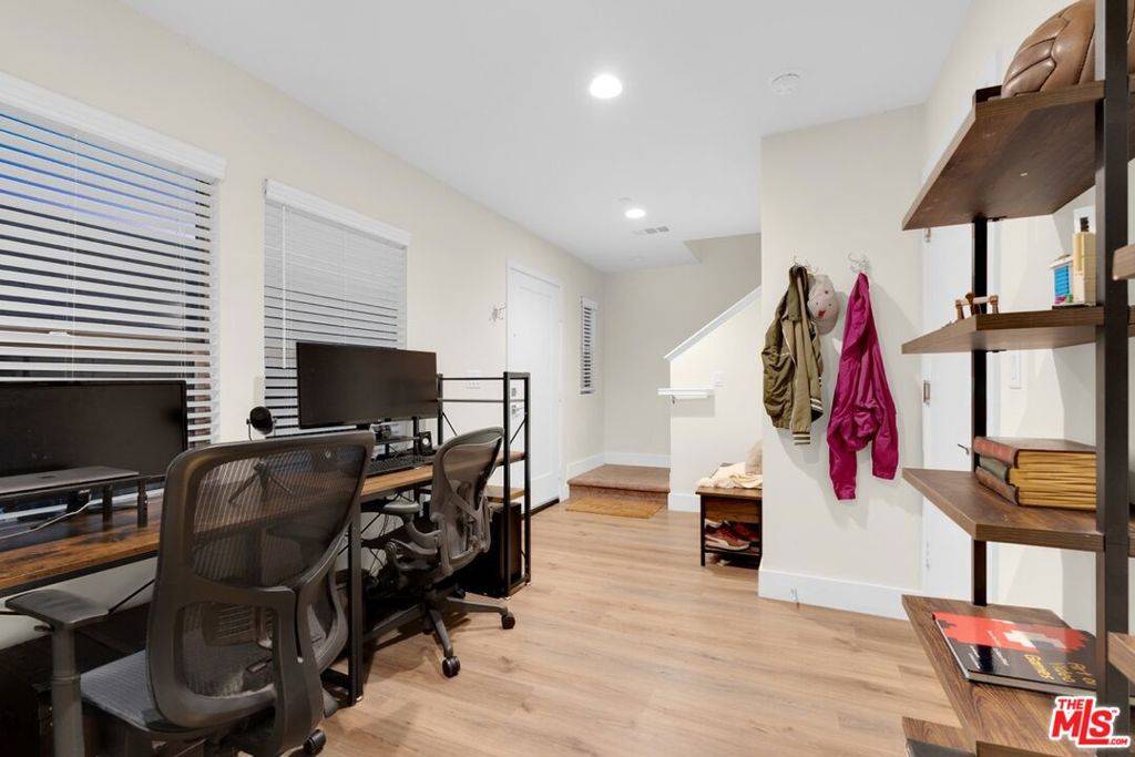 La Habra, CA 90631,125 E Knox DR