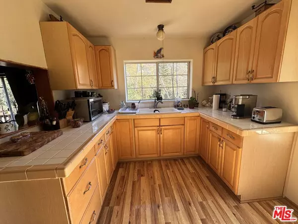 Santa Barbara, CA 93103,1826 Stanwood DR