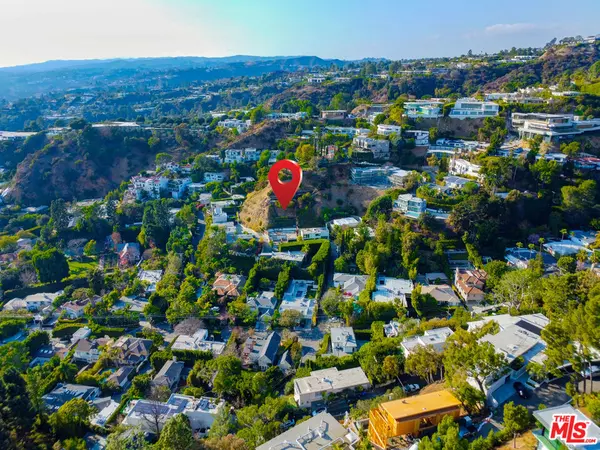 Los Angeles, CA 90069,1523 3/8 N Doheny DR