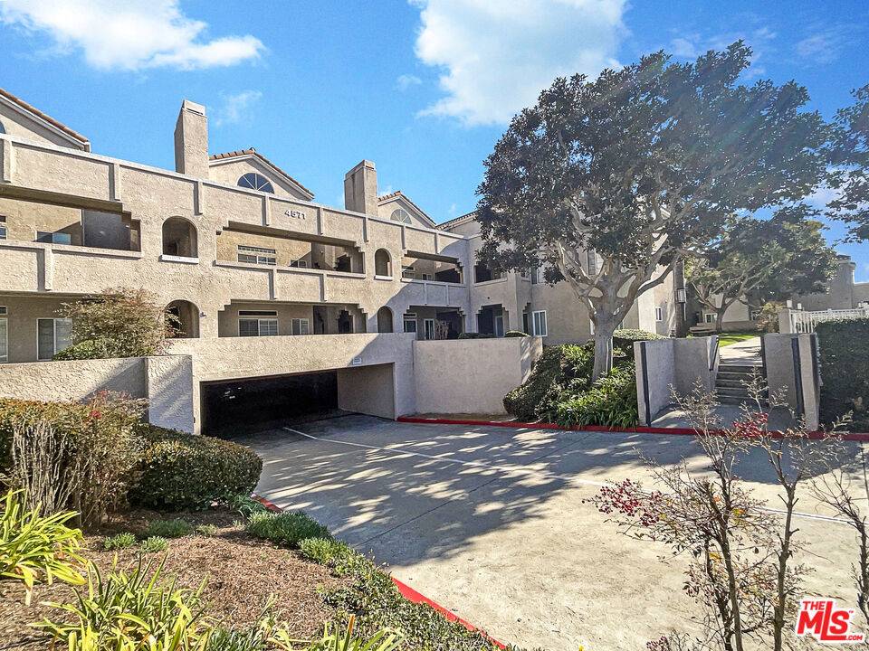 4561 Warner AVE #202,  Huntington Beach,  CA 92649