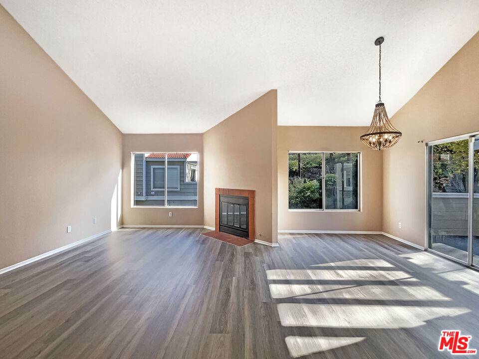 Castaic, CA 91384,28160 Sloan Canyon RD #F