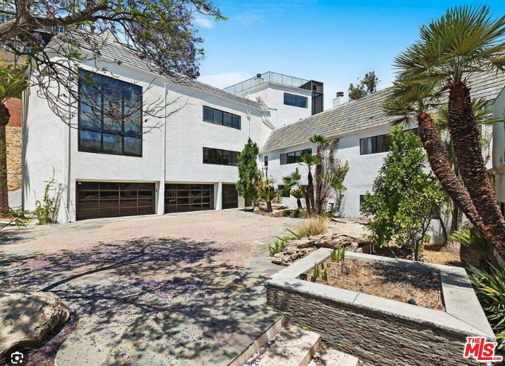 2100 Sunset Plaza DR, Los Angeles, CA 90069