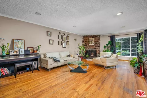 Los Angeles, CA 90024,1766 Midvale AVE