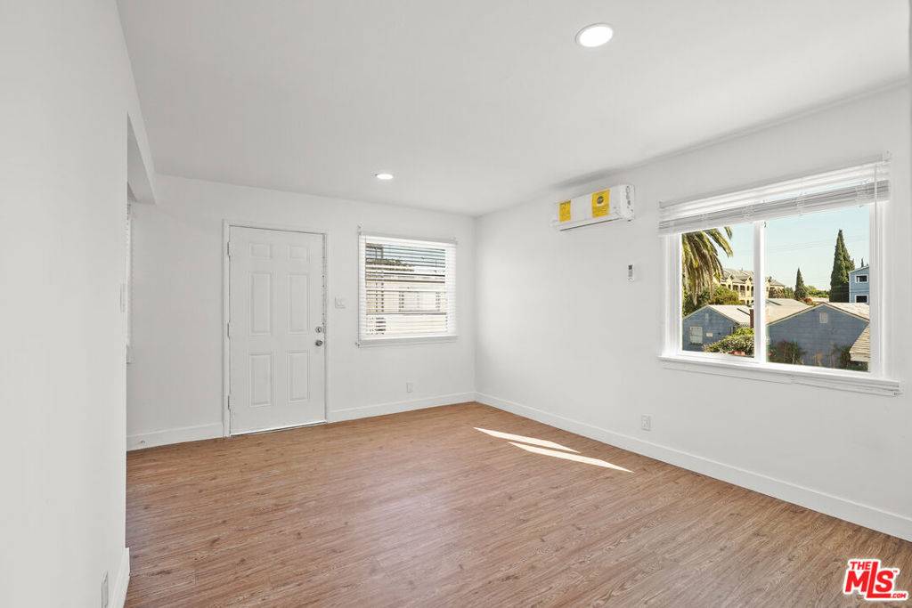 530 Almond AVE, Long Beach, CA 90802