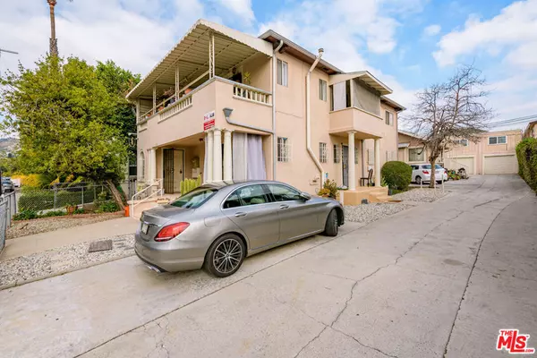 Los Angeles, CA 90027,1726 N Mariposa AVE