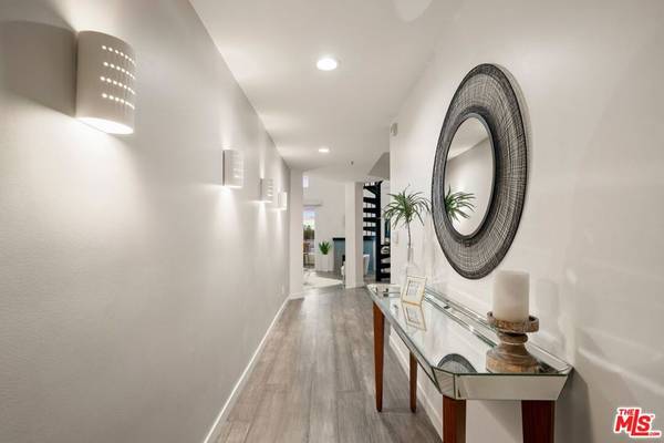 Venice, CA 90291,245 Main ST #314