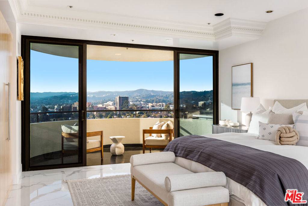 10560 Wilshire BLVD #1805, Los Angeles, CA 90024