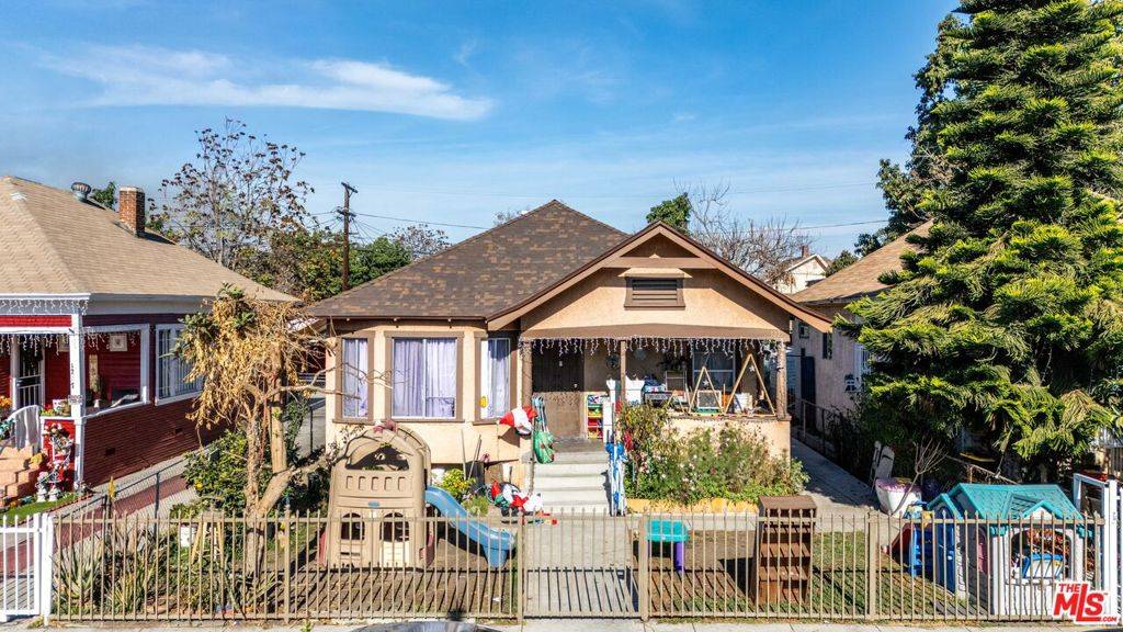 1223 E 35th ST, Los Angeles, CA 90011