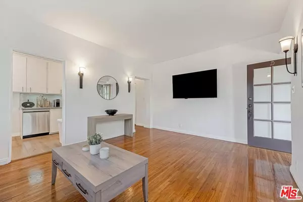 Santa Monica, CA 90402,153 W Channel RD