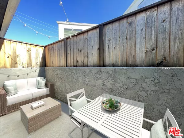 Santa Monica, CA 90405,1807 Oak ST