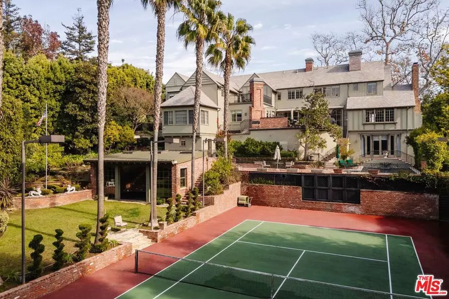 1017 Ridgedale DR, Beverly Hills, CA 90210