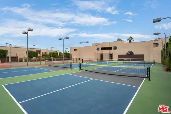 Palm Springs, CA 92262,869 Village SQ