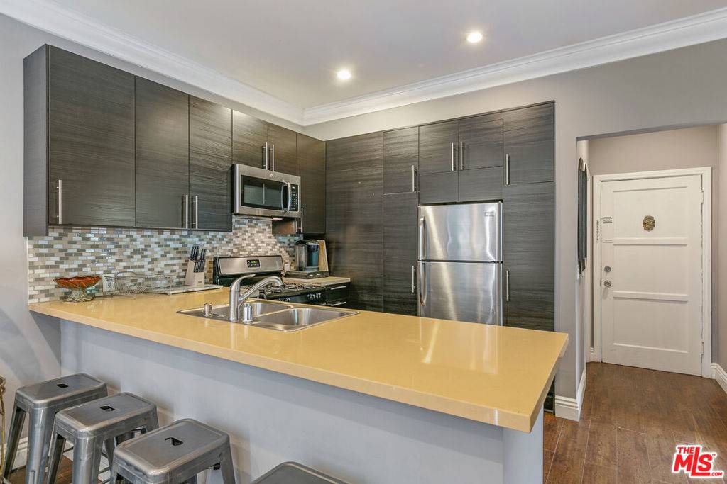Los Angeles, CA 90046,7223 Willoughby AVE #212