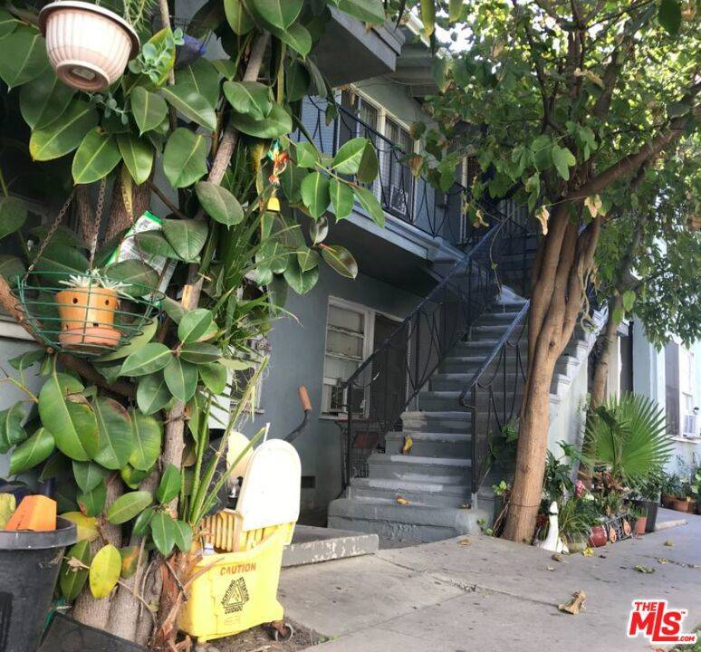 6727 WHITSETT AVE #5, North Hollywood, CA 91606