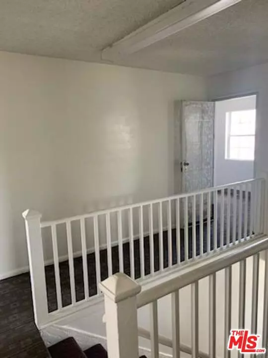 Los Angeles, CA 90047,2048 W Florence AVE
