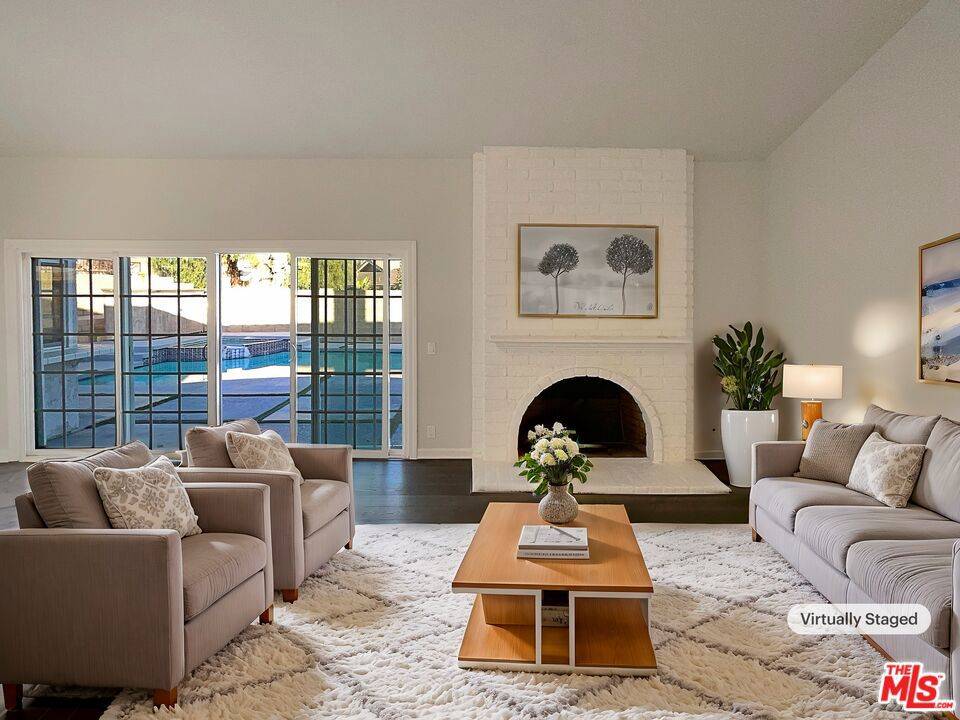Yorba Linda, CA 92886,4512 Paloma LN