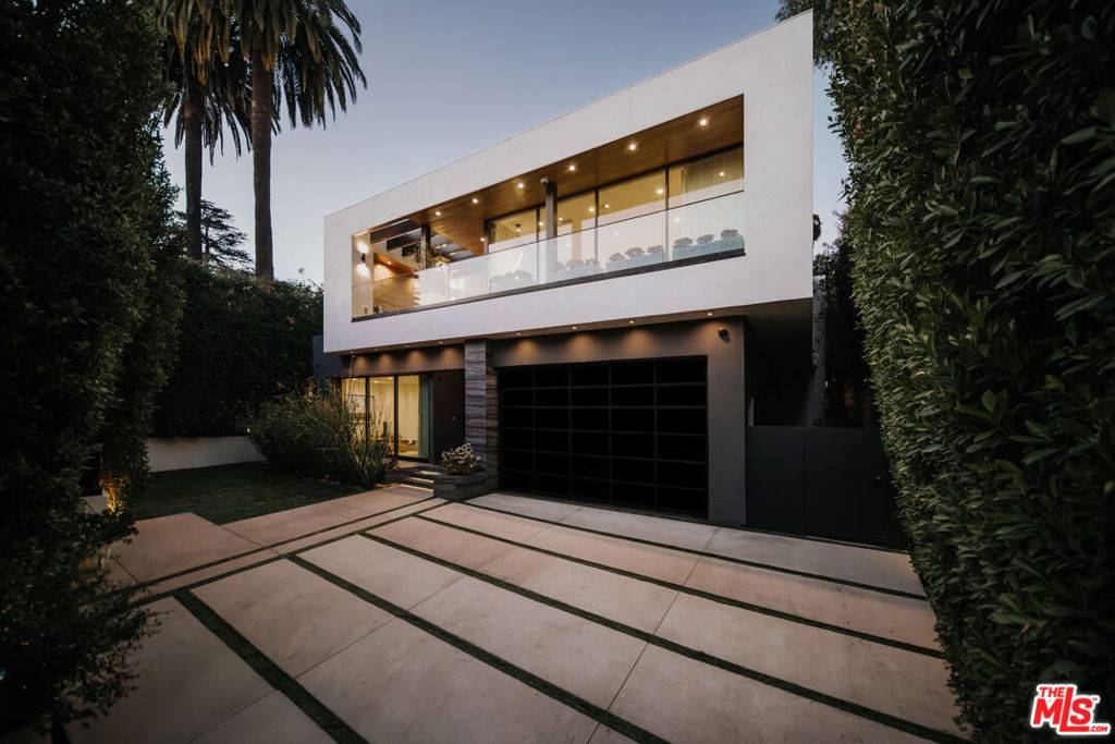1172 N Doheny DR, Los Angeles, CA 90069
