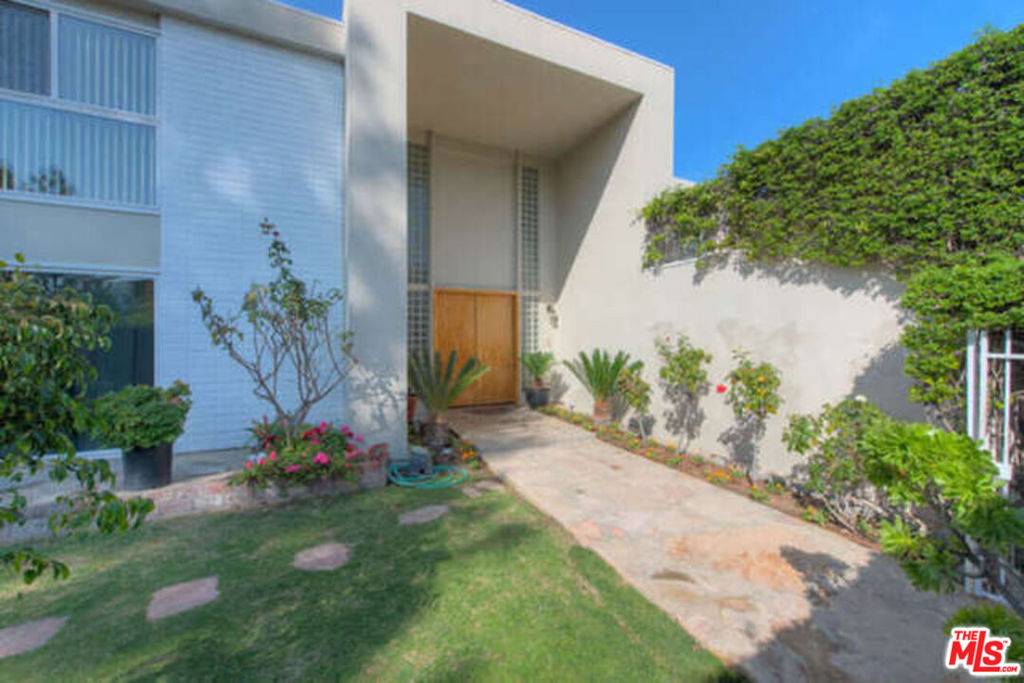 Studio City, CA 91604,11357 Dona Lisa DR