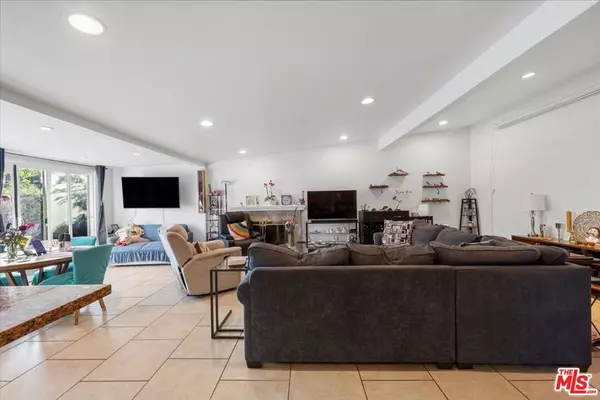 Reseda, CA 91335,17816 Lull ST