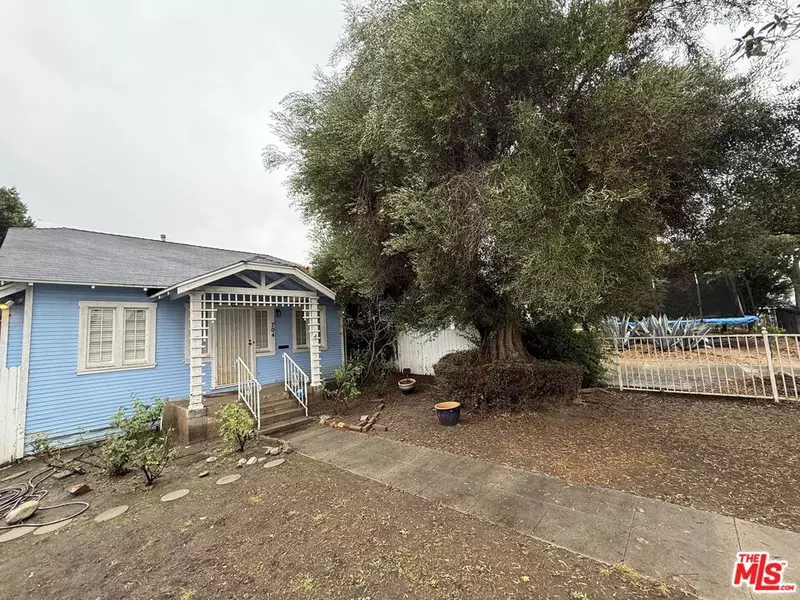 704 E Fairview BLVD, Inglewood, CA 90302