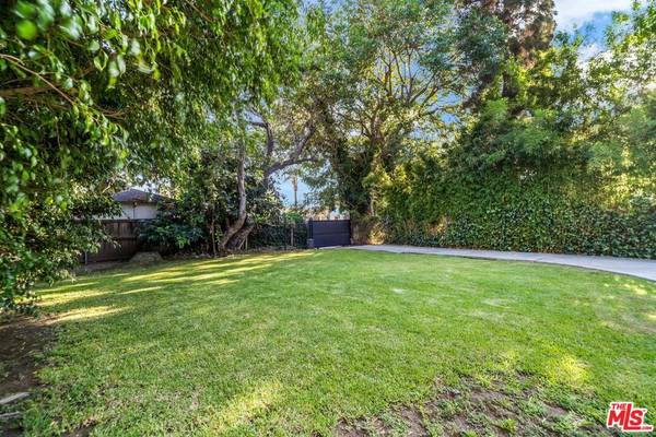 West Hollywood, CA 90046,1240 Greenacre AVE
