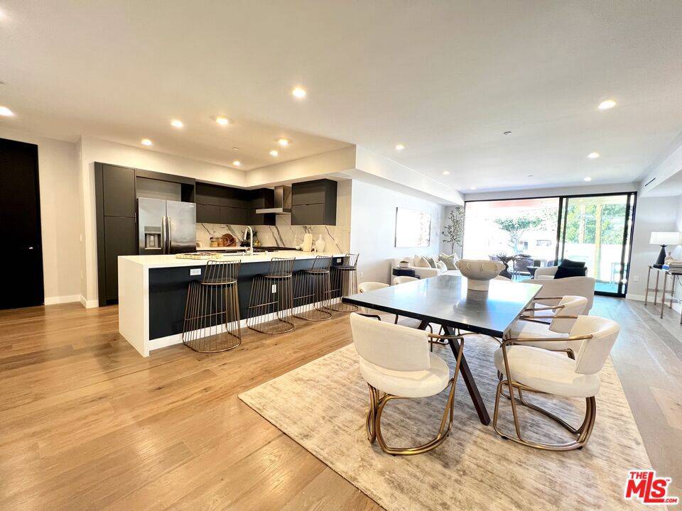 Los Angeles, CA 90069,1017 N Croft AVE #302