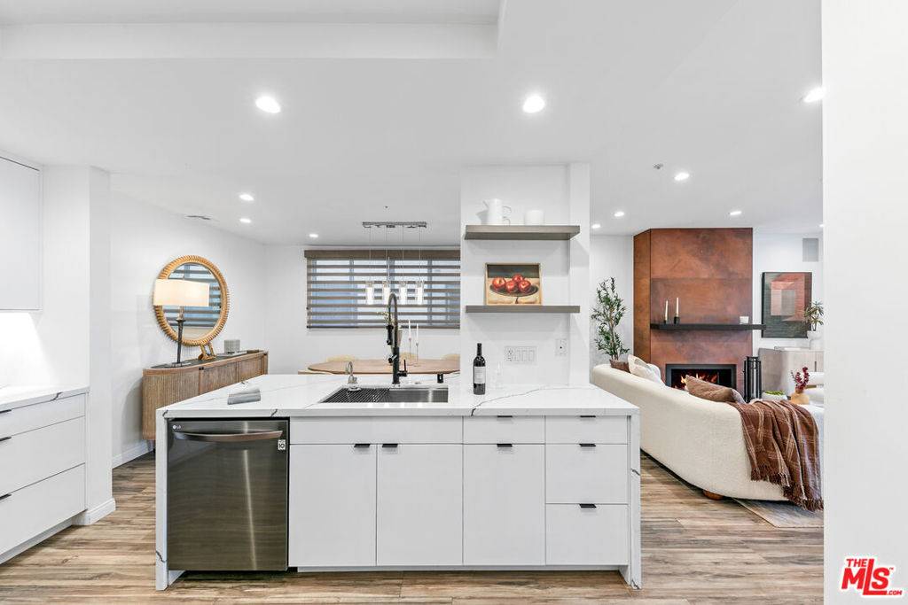 West Hollywood, CA 90069,9041 Keith AVE #4