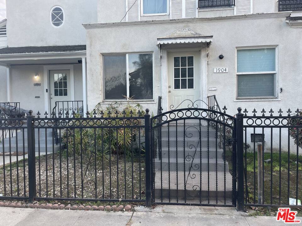 1904 W 37th PL, Los Angeles, CA 90018