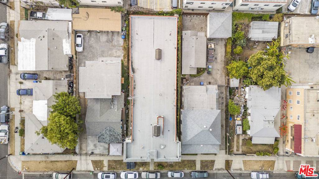 Los Angeles, CA 90006,1047 Irolo ST
