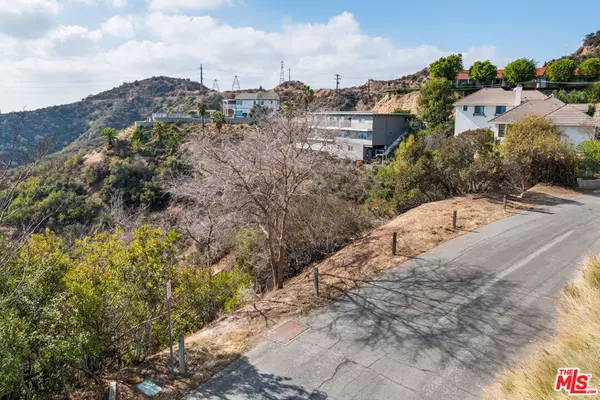 1570 Glen Oaks BLVD, Pasadena, CA 91105