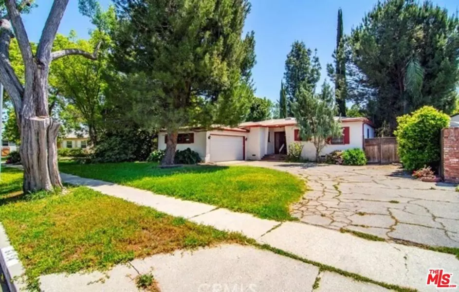 6454 Glade AVE, Woodland Hills, CA 91303