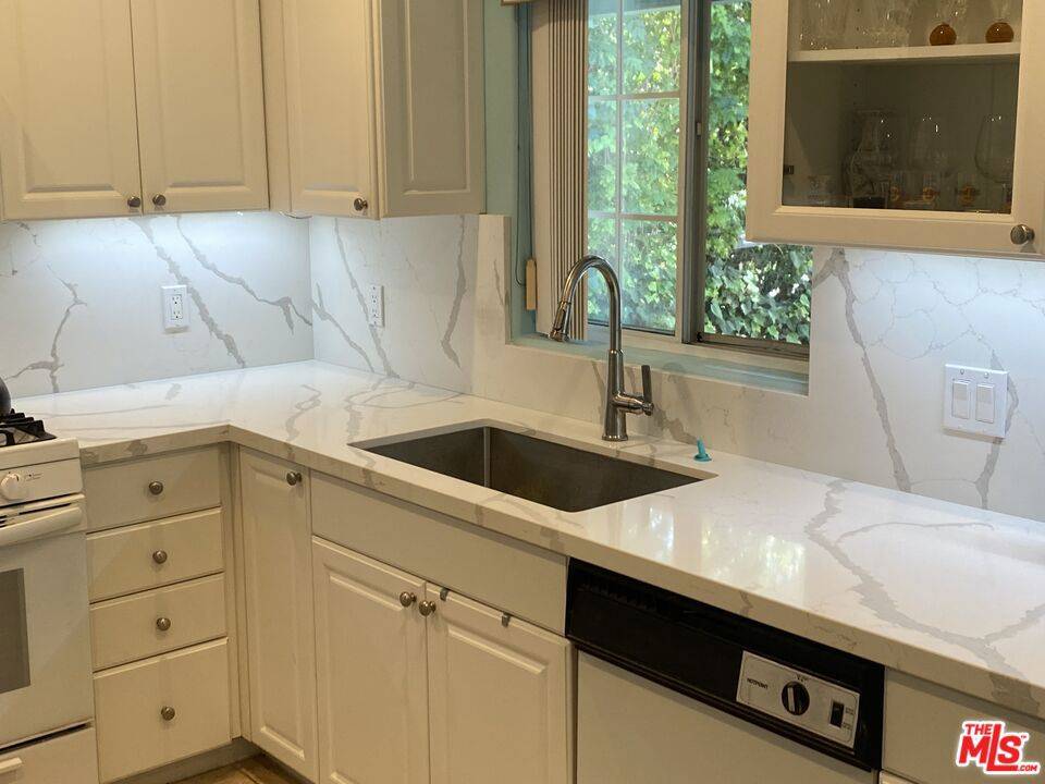 Lake Balboa, CA 91406,6648 Gaviota AVE
